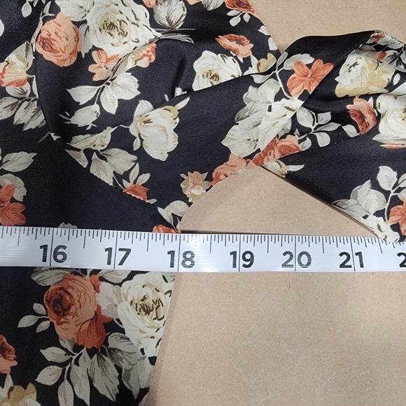 Van Heusen Size M Black with Floral Button Down Blouse, Excellent Used Condition - Picture 9 of 13